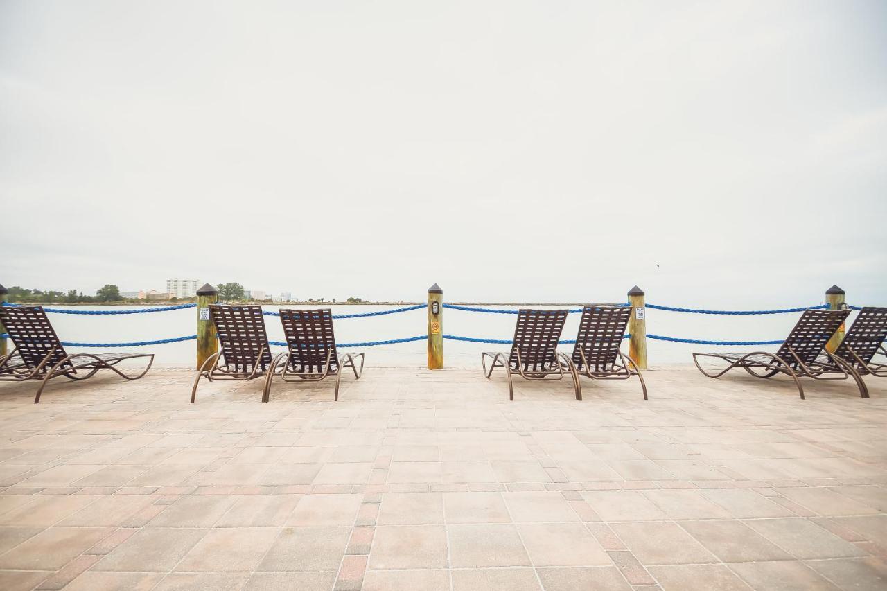 Holiday Inn & Suites Clearwater Beach By Ihg Exteriör bild