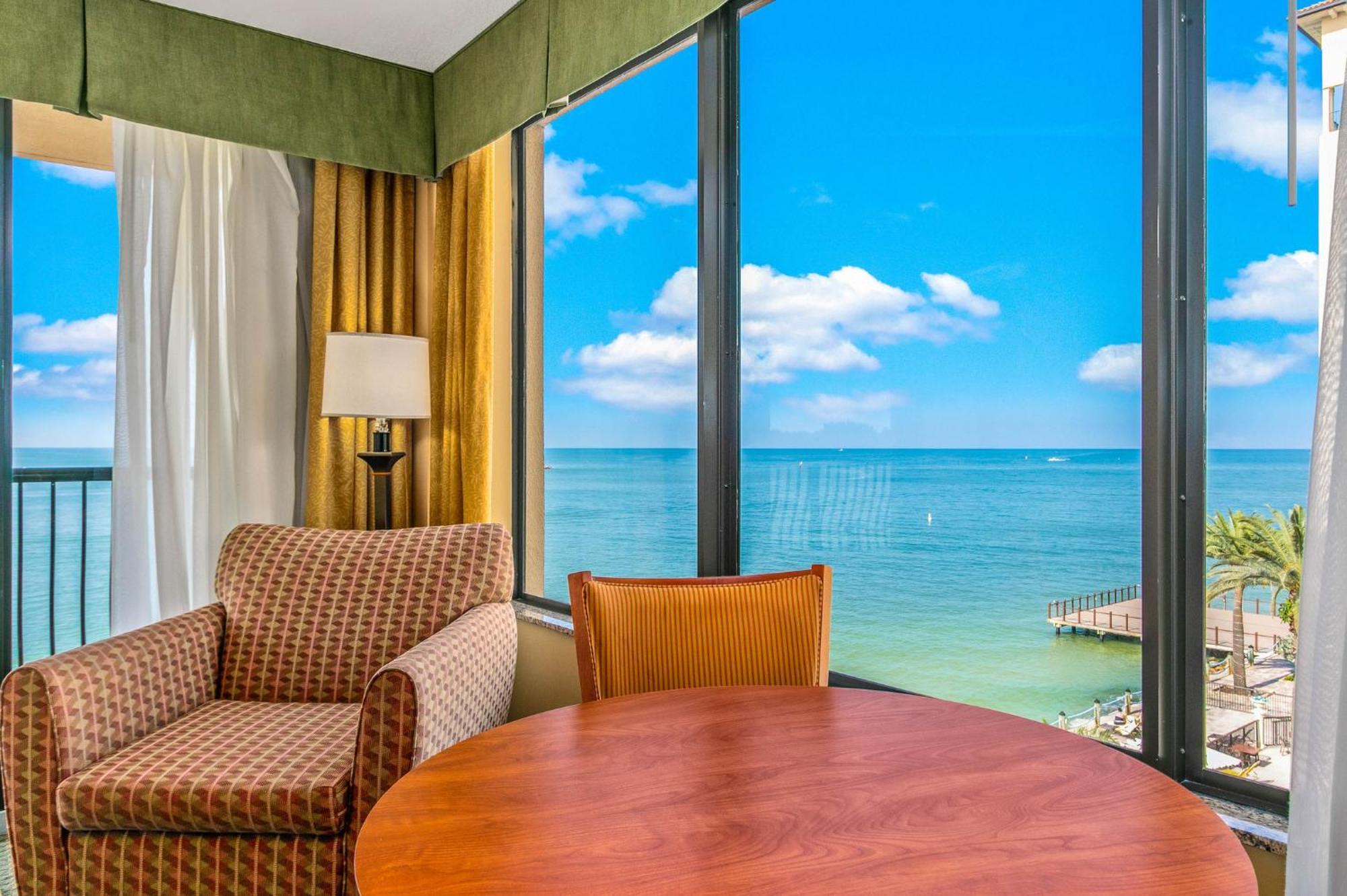 Holiday Inn & Suites Clearwater Beach By Ihg Exteriör bild